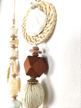 Lade das Bild in den Galerie-Viewer, KETTE BEIGE SHELLS &amp; LEAFS - hippie style and more
