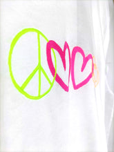 Lade das Bild in den Galerie-Viewer, T-SHIRT &quot;LOVE PEACE HAPPINESS&quot; WEISS - hippie style and more
