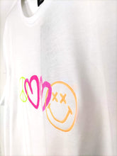 Lade das Bild in den Galerie-Viewer, T-SHIRT &quot;LOVE PEACE HAPPINESS&quot; WEISS - hippie style and more
