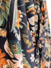 Lade das Bild in den Galerie-Viewer, KLEID MIDI FLOWERS SCHWARZ ONE SIZE - hippie style and more
