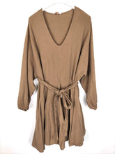 Lade das Bild in den Galerie-Viewer, TUNIKA KLEID MUSSELIN CAMEL ONE SIZE - hippie style and more
