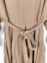 Lade das Bild in den Galerie-Viewer, TUNIKA KLEID MUSSELIN CAMEL ONE SIZE - hippie style and more
