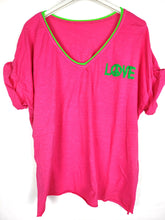Lade das Bild in den Galerie-Viewer, T-SHIRT "LOVE" PINK GRÜN ONE SIZE
