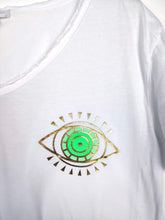 Lade das Bild in den Galerie-Viewer, T-SHIRT &quot;EYE&quot; WEISS GOLD GRÜN ONE SIZE
