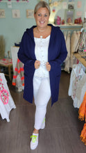 Lade das Bild in den Galerie-Viewer, STRICK HOODIE JACKE &quot;JANINA&quot; NAVY BLAU ONE SIZE
