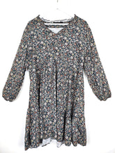 Lade das Bild in den Galerie-Viewer, KLEID DRESS BLACK FLOWERS ONE SIZE
