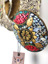 Lade das Bild in den Galerie-Viewer, GÜRTEL ECHT LEDER ANIMAL PRINT GOLD
