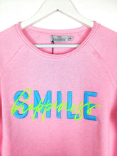 Lade das Bild in den Galerie-Viewer, PULLOVER ZWILLINGSHERZ LISA &quot;SMILE HAPPINESS&quot; ROSA ONE SIZE
