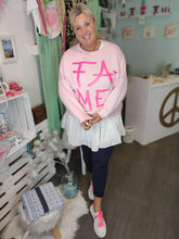 Lade das Bild in den Galerie-Viewer, MISS GOODLIFE FAME ROUNDNECK ROSA NEON-PINK
